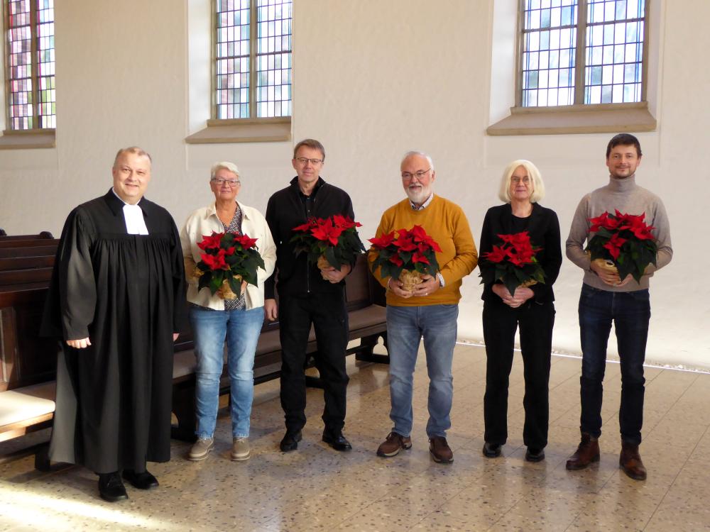 Der Posaunenchor mit Gemeindepfarrer Schinkel am 1. Advent